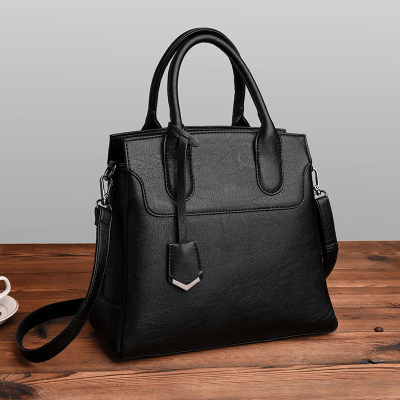 Special offer clearance women's bag 2021 autumn and winter handbag fashion one shoulder messenger large capacity bag middle-aged women bag