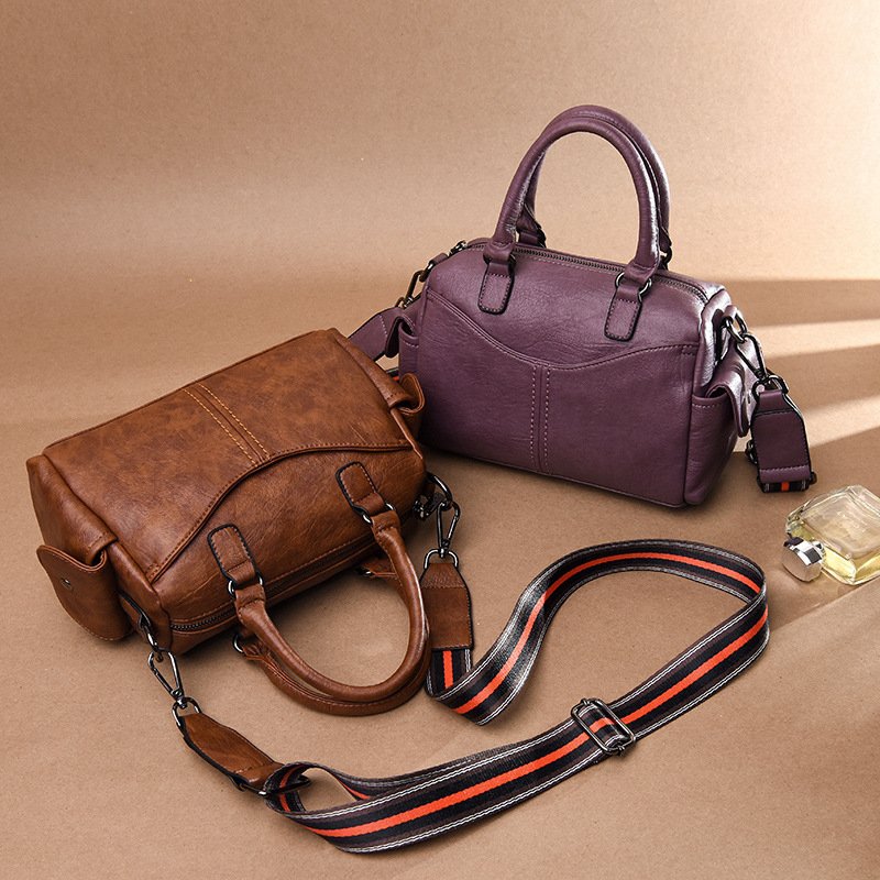 Ladies bags 2021 new wide shoulder strap single shoulder messenger bag fashion retro middle-aged female bag handbag